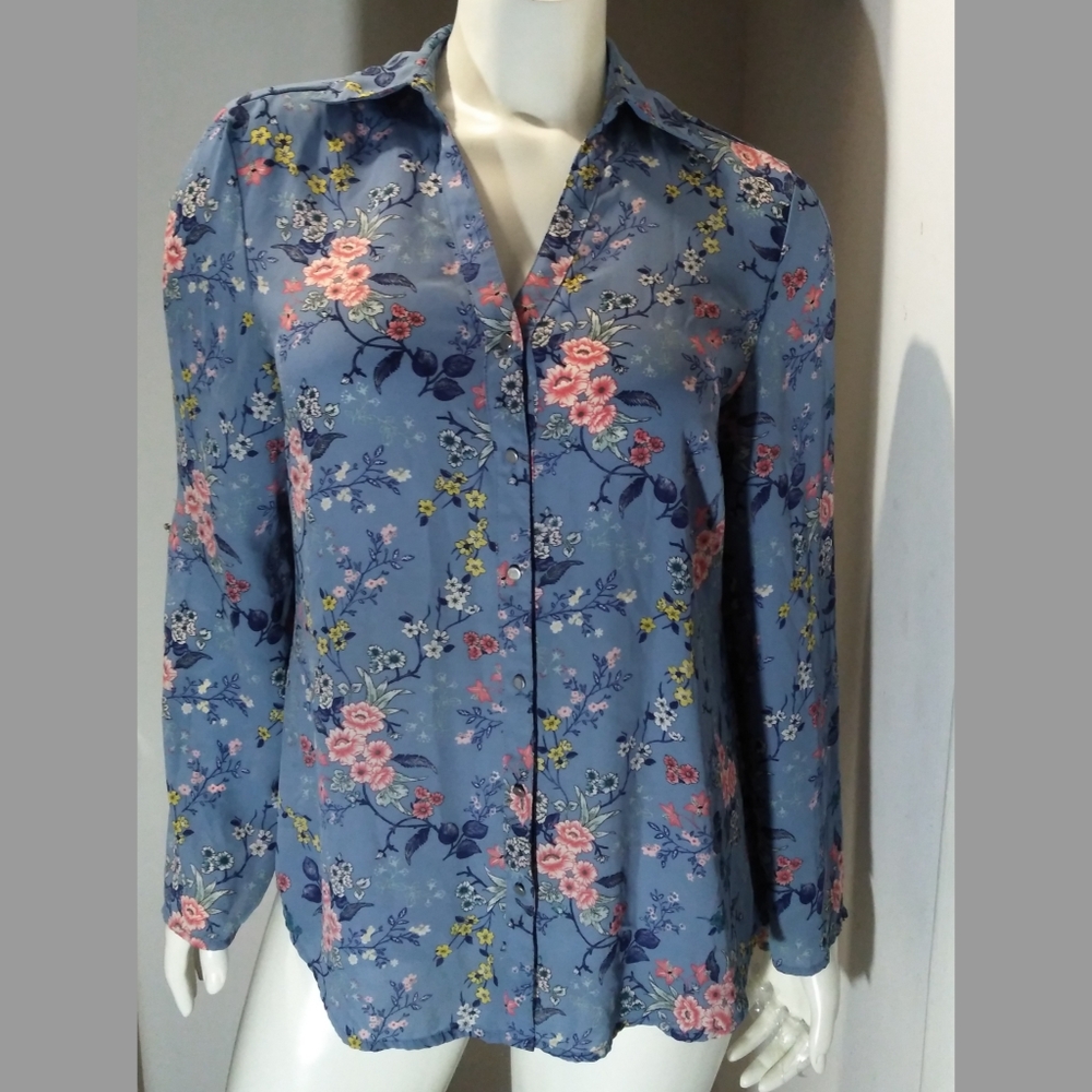 LONG SLEEVE FLORAL TOP WITH SPLIT BACK